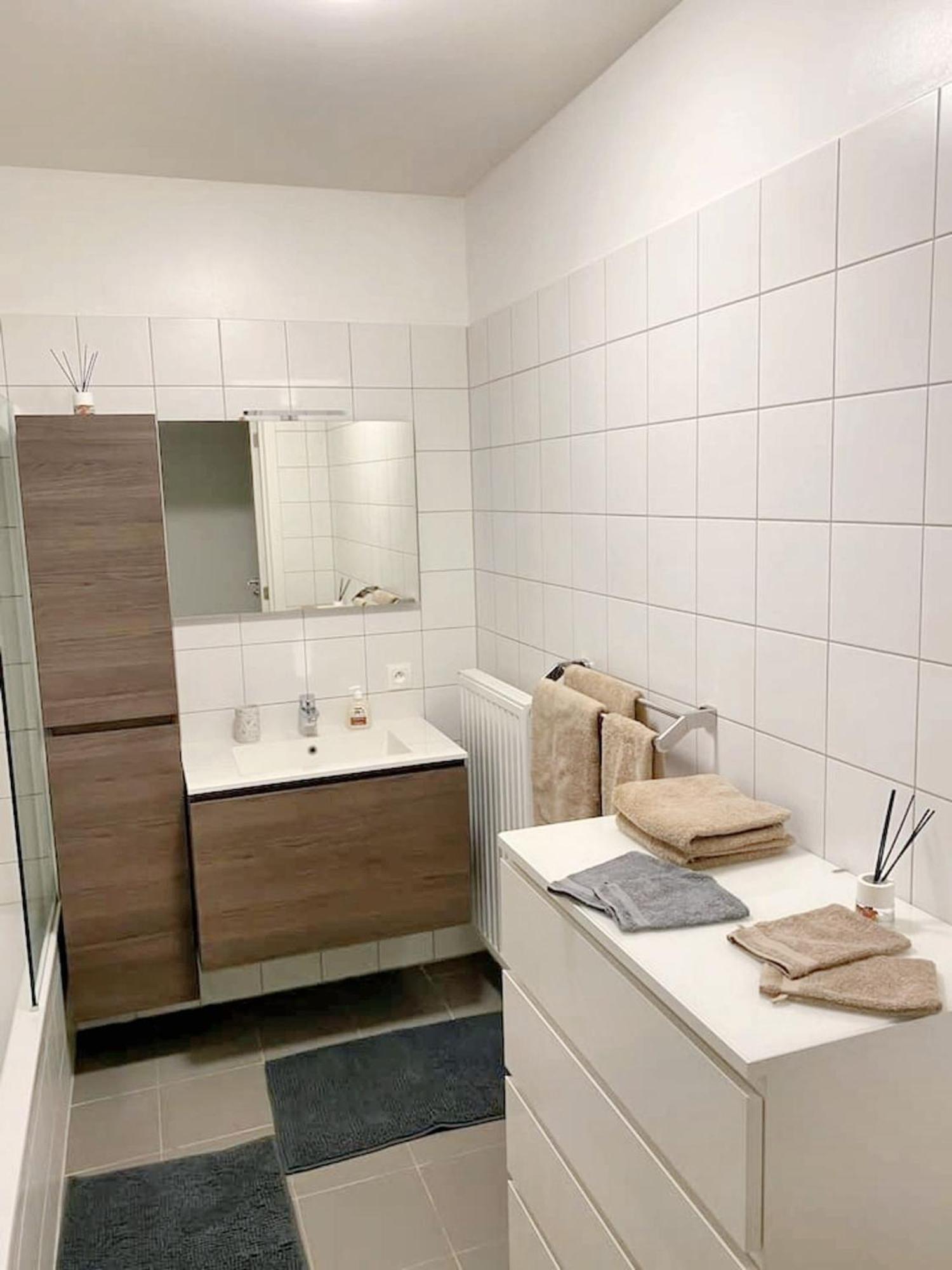 Modern Apartment In Cureghem Anderlecht 134 M² + Terrace Брюссель Екстер'єр фото