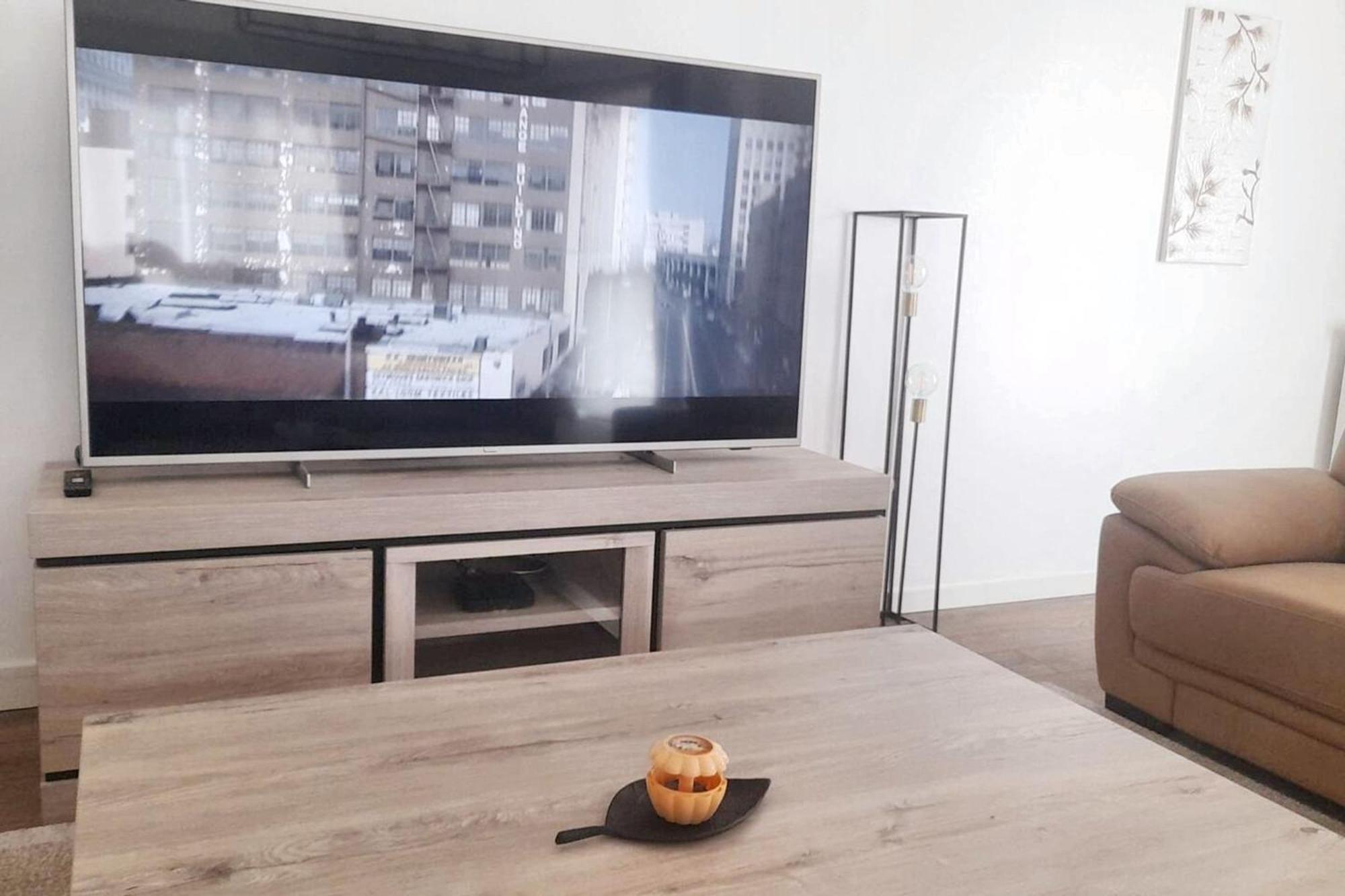 Modern Apartment In Cureghem Anderlecht 134 M² + Terrace Брюссель Екстер'єр фото